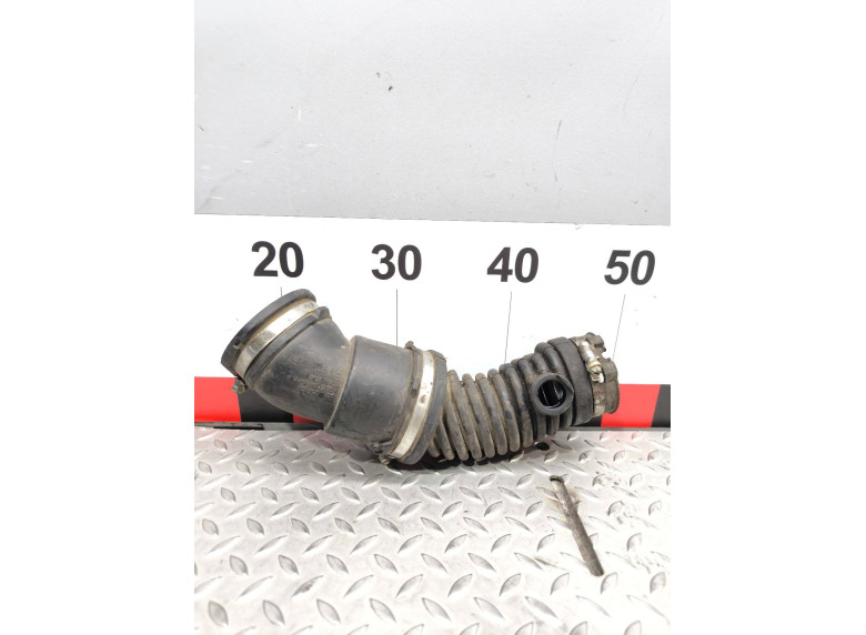 Патрубок впускного коллектора к Opel Astra, 2011г.