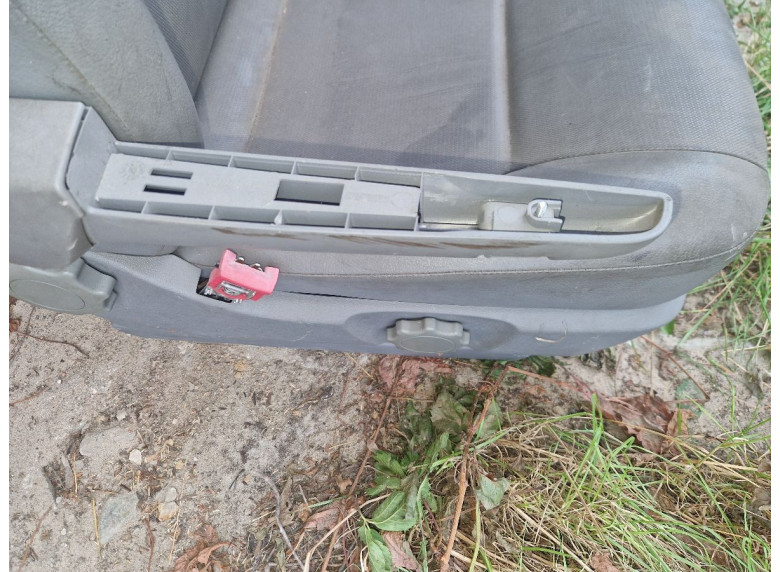 Сиденье переднее левое к Volkswagen Transporter, 2006г.