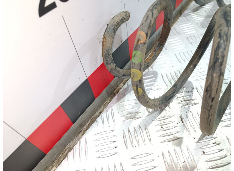 Пружина передняя к Volkswagen Passat, 2006г.