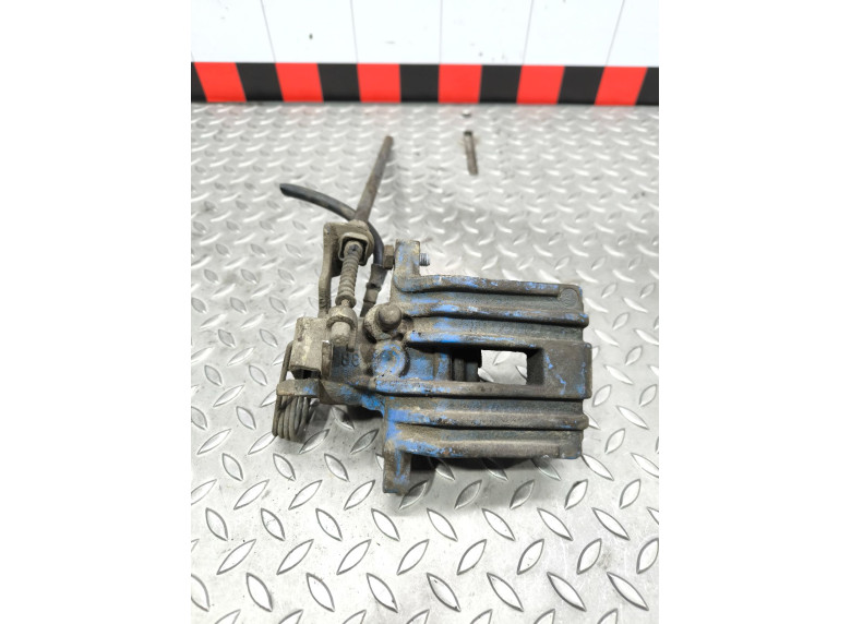 Суппорт задний правый к Volkswagen Passat, 2000г.