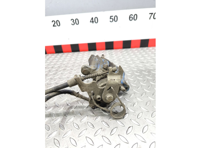 Суппорт задний правый к Volkswagen Passat, 2000г.