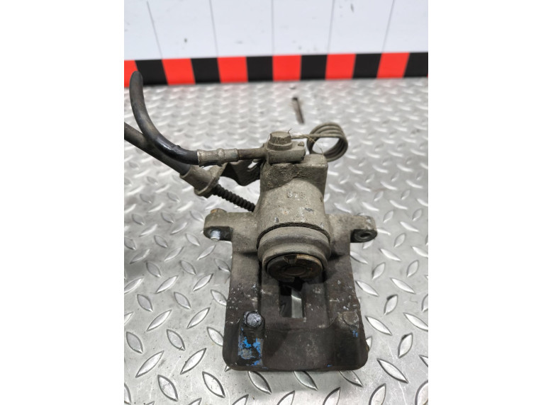 Суппорт задний правый к Volkswagen Passat, 2000г.