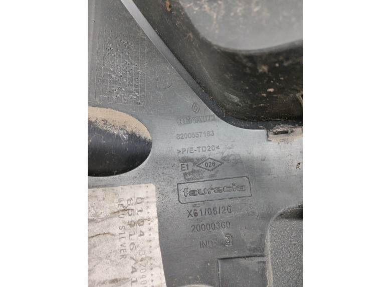 Ус под фонарь правый к Renault Kangoo, 2012г.