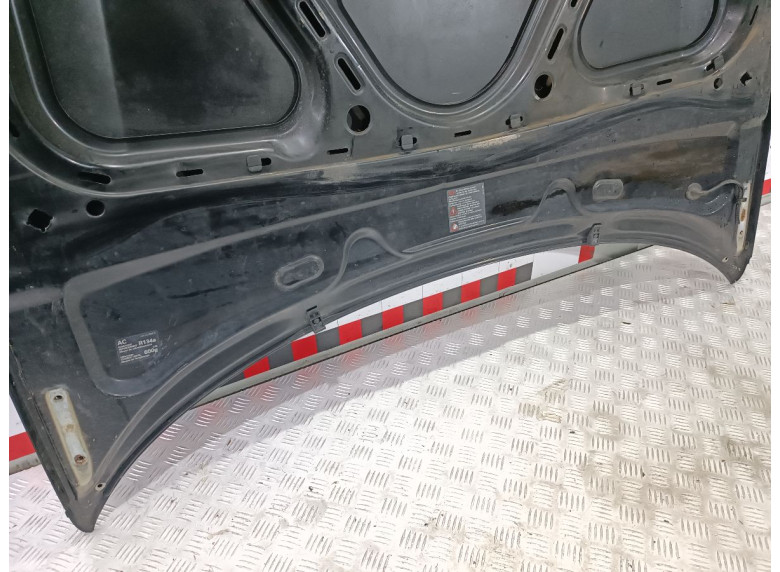 Капот к Volkswagen Passat, 2002г.