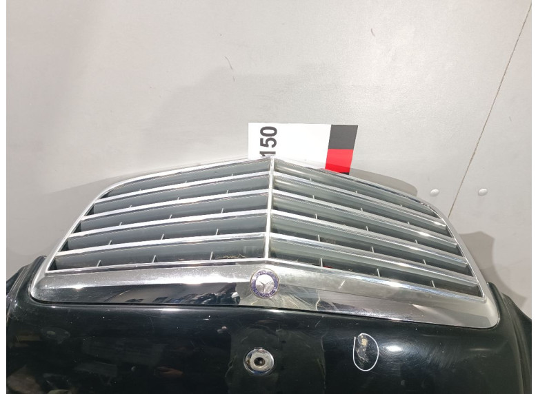 Решетка капота к Mercedes E W211, 2007г.