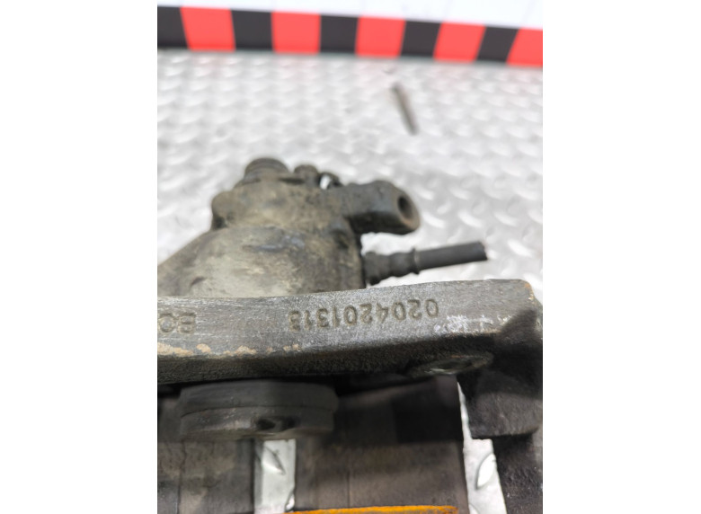 Суппорт передний правый к Citroen C5, 2004г.