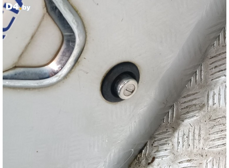 Кнопка открытия багажника к Dacia Sandero undefined г.