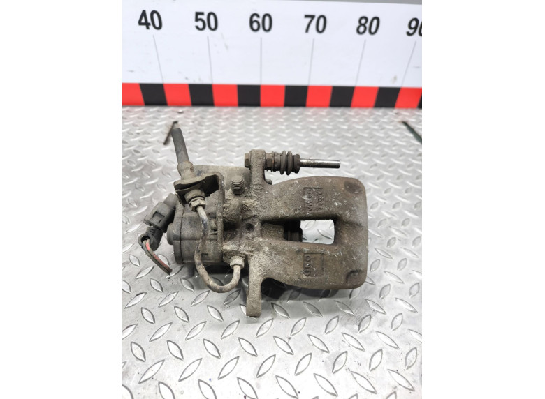 Суппорт задний левый к Volkswagen Passat, 2008г.