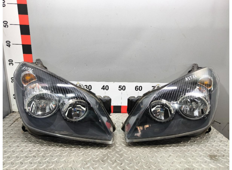 Фара передняя (комплект) к Opel Astra, 2005г.