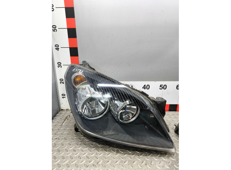 Фара передняя (комплект) к Opel Astra, 2005г.