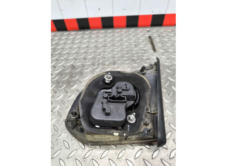 Фонарь крышки багажника левый к Volkswagen Golf, 2011г.