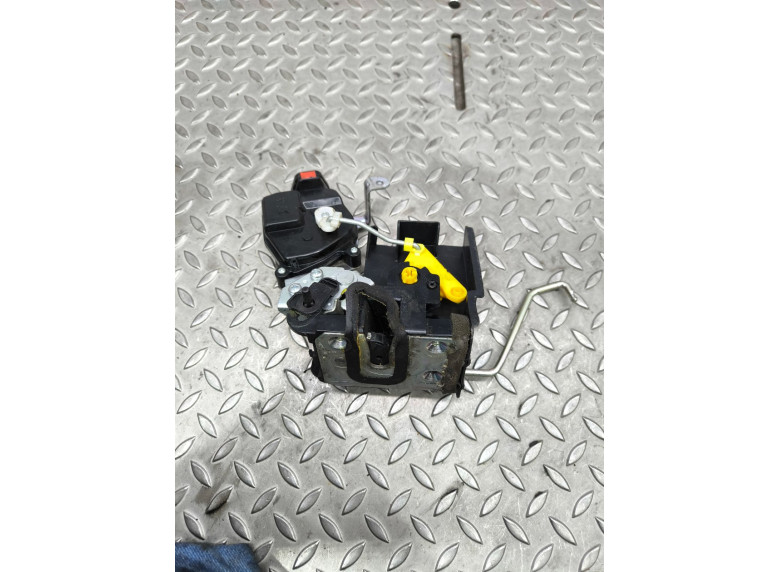 Замок двери задней правой к Замок двери задней правой к Kia Rio undefined г. Rio