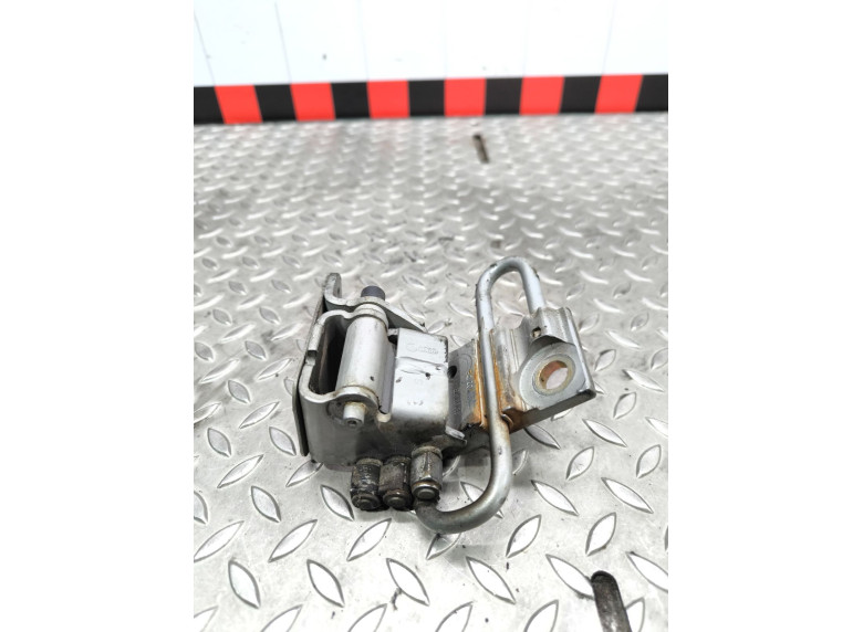 Петля двери передней правой к Audi A4, 2004г.