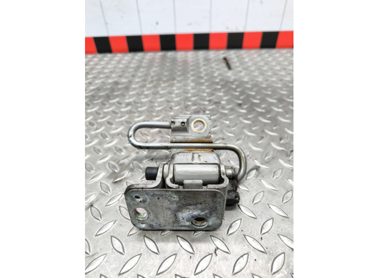 Петля двери передней правой к Audi A4, 2004г.