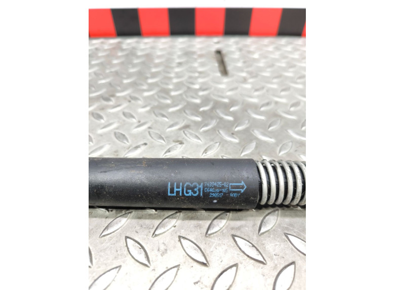 Амортизатор стекла багажника к BMW 5 G30/G31, 2017г.