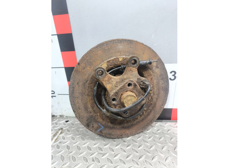 Ступица задняя левая к Renault Scenic, 2000г.