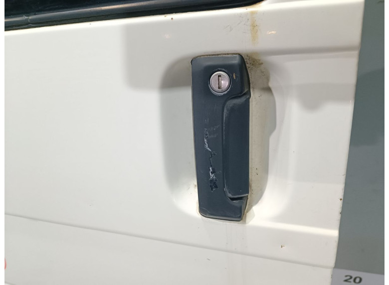 Ручка наружная сдвижной двери правой к Volkswagen Transporter, 2003г.