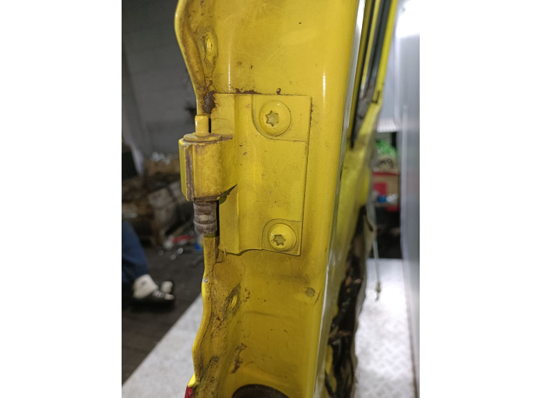 Петля двери передней правой к Mercedes Sprinter, 2006г.