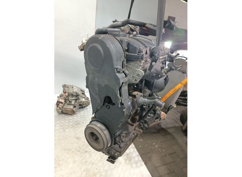 Двигатель к Volkswagen Sharan, 2003г.