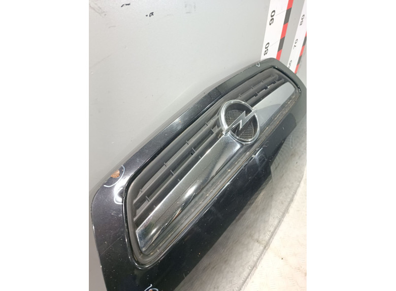 Решетка капота к Opel Meriva, 2008г.