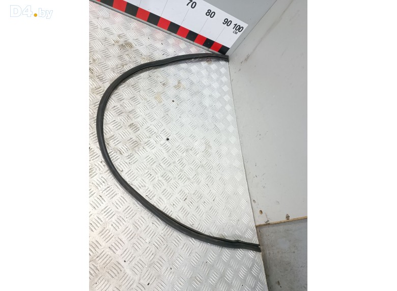 Уплотнитель капота к Audi A6 undefined г.