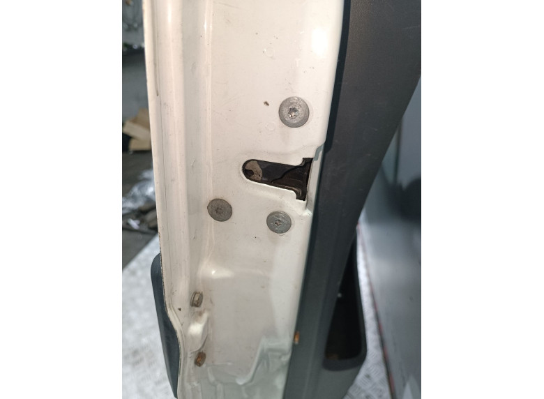 Замок двери передней левой к Iveco Daily, 2009г.