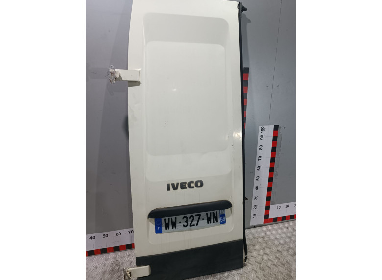 Накладка подсветки номера к Iveco Daily, 2009г.