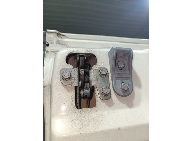 Замок двери задней левой к Iveco Daily, 2009г.