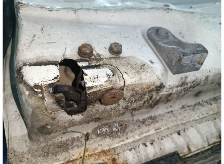 Замок двери задней левой к Iveco Daily, 2009г.