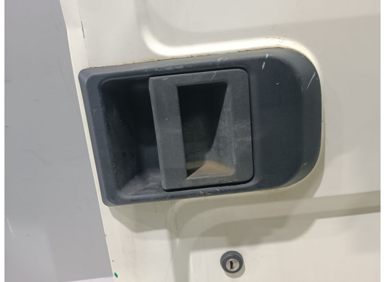 Ручка наружная распашной двери правой к Iveco Daily, 2009г.