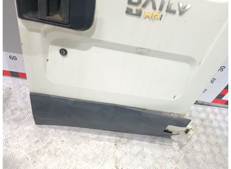 Дверь задняя распашная правая к Iveco Daily, 2009г.