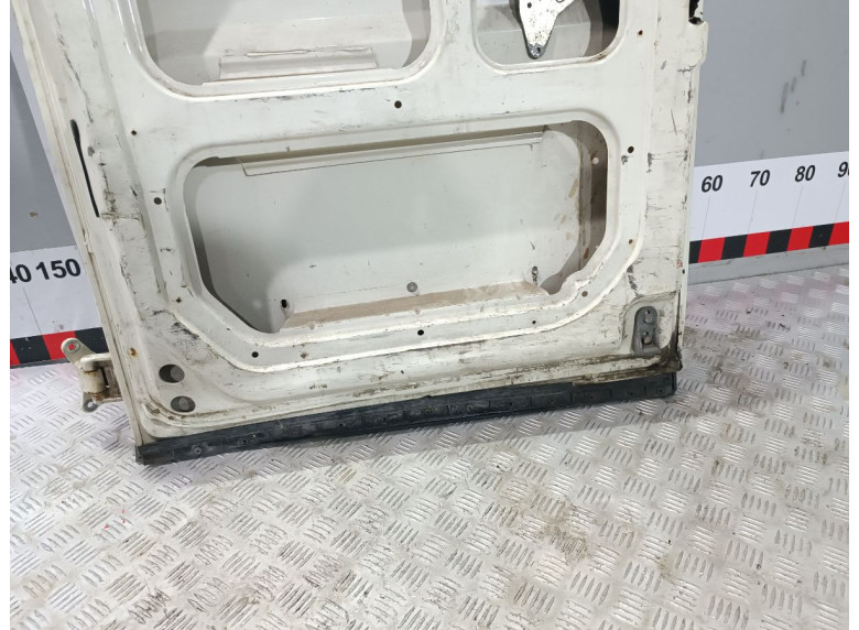 Дверь задняя распашная правая к Iveco Daily, 2009г.