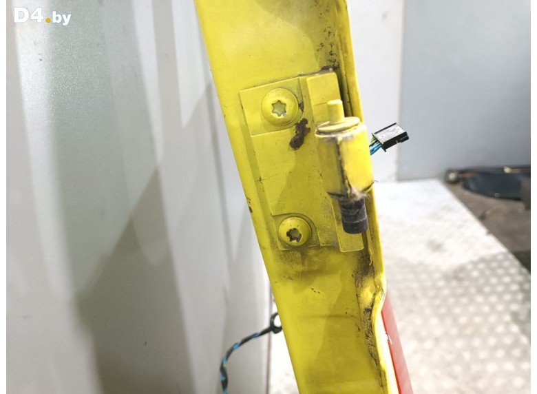 Петля двери передней левой к Mercedes Sprinter undefined г.