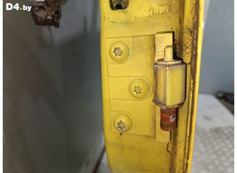 Петля двери передней левой к Mercedes Sprinter undefined г.