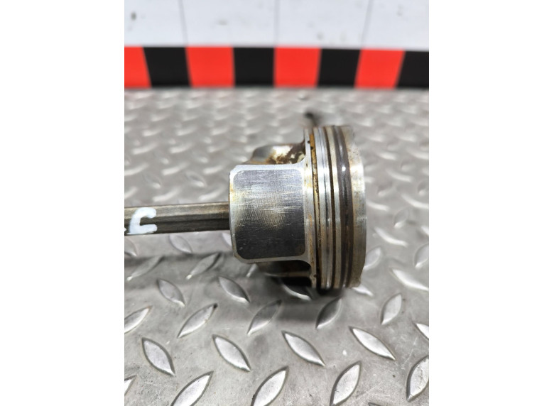 Поршень к Volkswagen Golf, 2015г.