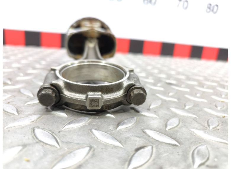 Шатун к Volkswagen Golf, 2015г.