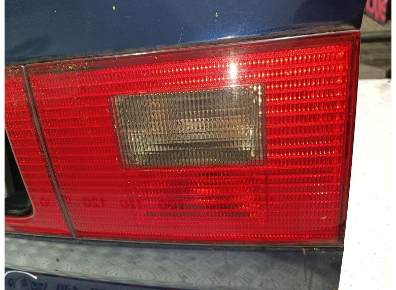 Фонарь крышки багажника правый к Volkswagen Sharan, 2003г.