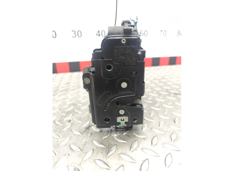 Замок двери передней левой к Skoda Octavia