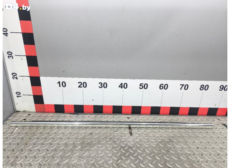 Молдинг стекла двери задней левой наружной к Volkswagen Passat undefined г.