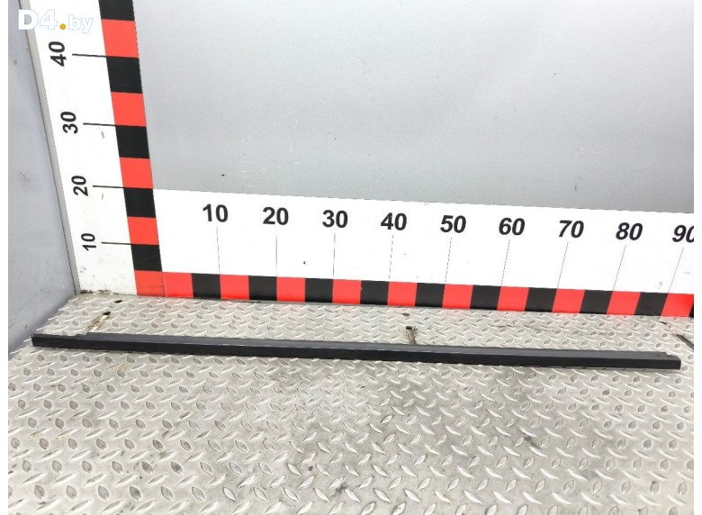 Молдинг стекла двери передней правой наружный к Volkswagen Sharan undefined г.