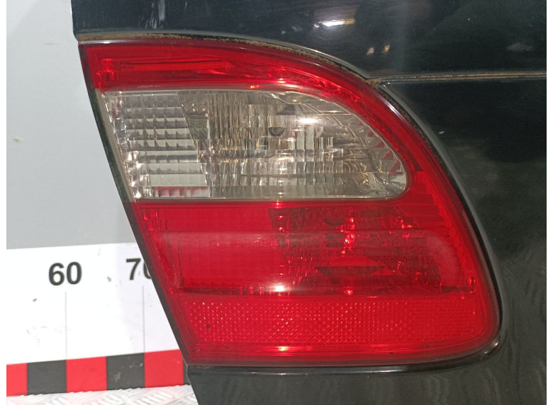 Фонарь крышки багажника левый к Mercedes E W211, 2006г.