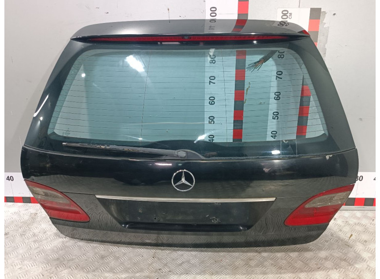 Фонарь крышки багажника левый к Mercedes E W211, 2006г.
