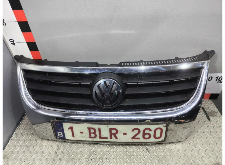 Решетка радиатора к Volkswagen Touran, 2007г.