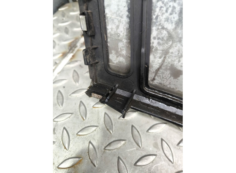 Решетка радиатора к Volkswagen Touran, 2007г.