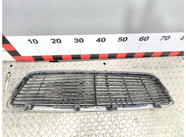 Решетка радиатора к Mercedes C W203, 2003г.