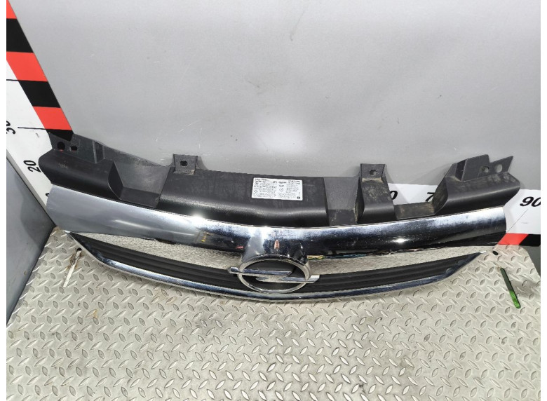 Решетка радиатора к Opel Zafira, 2006г.