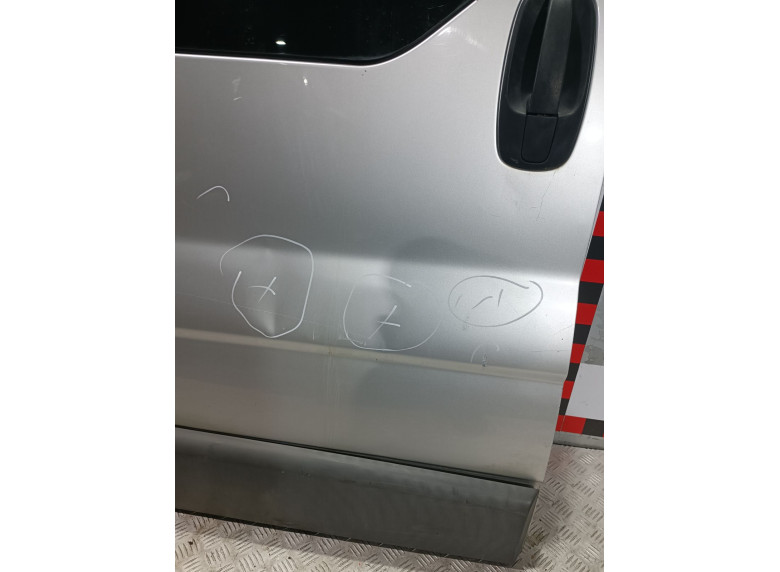 Дверь сдвижная правая к Opel Vivaro, 2004г.
