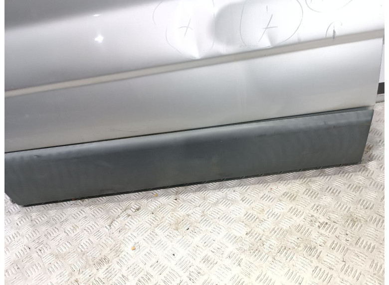 Дверь сдвижная правая к Opel Vivaro, 2004г.