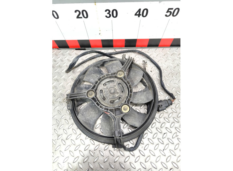 Вентилятор кондиционера к Volkswagen Passat, 2002г.