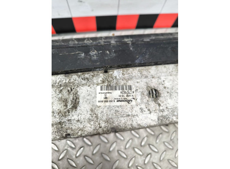 Интеркулер к Mercedes C W203, 2003г.